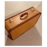 Vintage 1940s Medium size luggage, suitcase with
