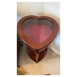 Heart-shaped glass, top display box, with a shelf