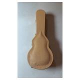 Like new guitar case, fully lined, with four clip