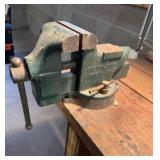 "Erie Tool Works" Iron Bench Vise
