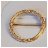 Fine 14K Yellow Gold Delicately Carved Circle Pin