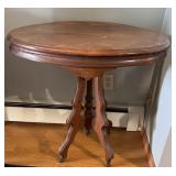 Antique Victorian Walnut Oval Parlor Table