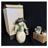 Vintage 2 Santa's 1 Salt & Pepper , 2 Display