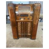 Westinghouse Wood Cased Floor Model Elec Radio