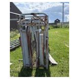 Cattle Squeeze - Needs New Floot