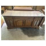 Floor Model Elec Record Player & Desk on Wheels