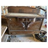 Antique 1/4 Cut Oak Sideboard W/ Bevelled Mirror