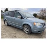 2010 Chrysler Town & Country Touring 4DR Van