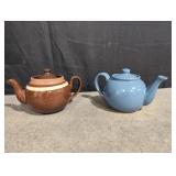 2 little tea pots for one