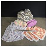 Knitting needles, chunky yarn, knitted tea