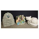 Outdoor cat decor