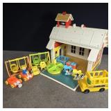 Fisher Price 1971 Play Family School
