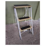 2 foot step ladder