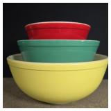 Vintage Pyrex bowls