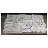 Lot of lace and linen dollies
