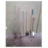 Hand powered yard tools