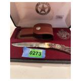 Folding Knife Collectible Knife with Display Case