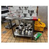 Stainless steel table 2 1/2' x 2 1/2'