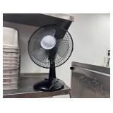 Mainstay tabletop fan FT 30ï¿½8MBB