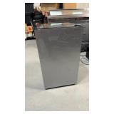 Insignia mini fridge NS - CF44GD3 light use