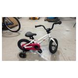 Logo cycles 12' girls Bike white used