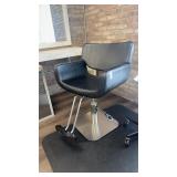 Salon, ambience salon, chairs with alligator