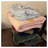 Full Size Sheet Set w/ Tear & Blanket Lot