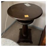 Round Pedestal Table w Metal Gallery