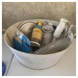 Kitchen Lot in Galvanized Tub w/ Braun Blender