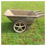 Rubbermaid Two-Wheel Yard Cart