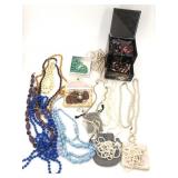 Necklaces Pearls & Beaded Pendants Jewelry Box