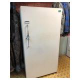 Large Upright Freezer Marquette SU 22P