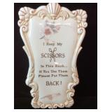 VTG 7' Porcelain Scissor Holder