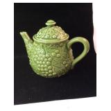 Green Grapes and Leaves Tea Pot
