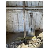 2 brooms & scoop