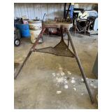 Rigid tri-stand no. 450 w/ chain vise