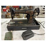 Antique Singer sewing machine - 1919 - WORKS!!!