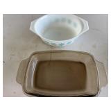 Pyrex dish & brown glass dish