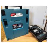 Makita Cordless Circular Saw w/ Battery Station