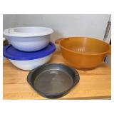 Misc. Plastic Mixing Bowls & Cake Pan