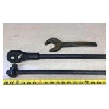 3/4in Socket Wrench and Breaker Bar
