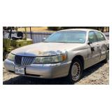 2000  LINCOLN  Town Car