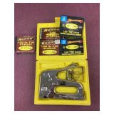 VINTAGE ARROW STAPLER COMPLETE WITH STAPLE LIFTER