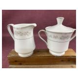 Wellington Celebrity China No. 6123 Creamer and