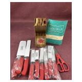 (9) piece Pioneer Woman cutlery set. Looks to be