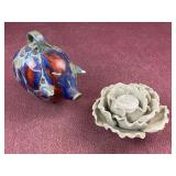 Pottery flower and pig smash bank, has chips on