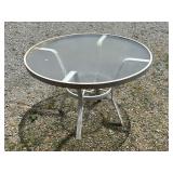 Metal patio table with glass top 42 1/2ï¿½