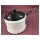 Vintage Enamelware pot with lid, has some