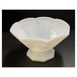 Anchor Hockig, grape leaf pattern, pedestal fruit