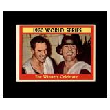 1961 Topps #313 Pirates Celebrate WS EX to EX-MT+